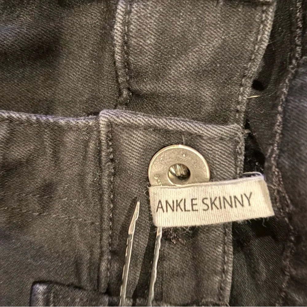 rag & bone Ankle Skinny Jeans Women’s 27 Black Raw Hem Stretch Denim